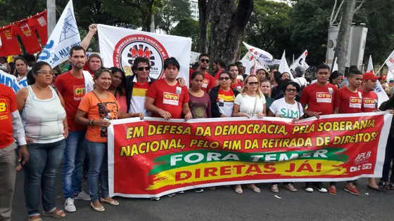 Participação em mobilização ampla pela democracia e pelos direitos dos trabalhadores.